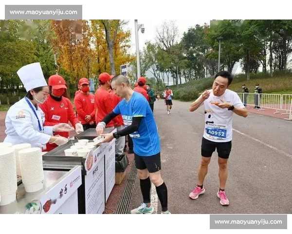 成马开跑,中粮可口可乐四川跑团红动赛道 成马开跑,中粮可口可乐四川跑团红动赛道