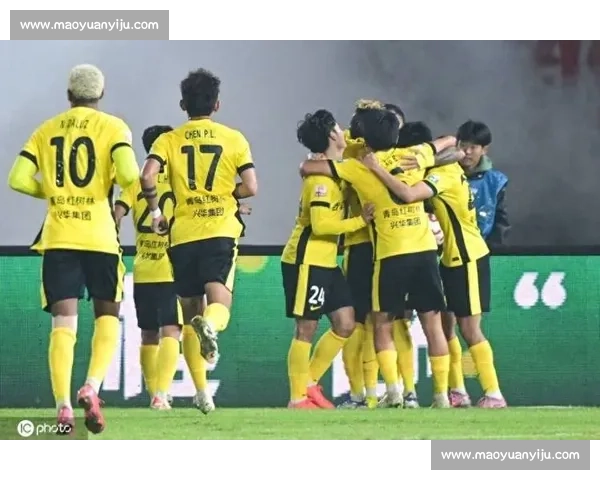 中超:2-2 绝平!青岛西海岸阻击成都蓉城登顶 中超:2-2 绝平!青岛西海岸阻击成都蓉城登顶