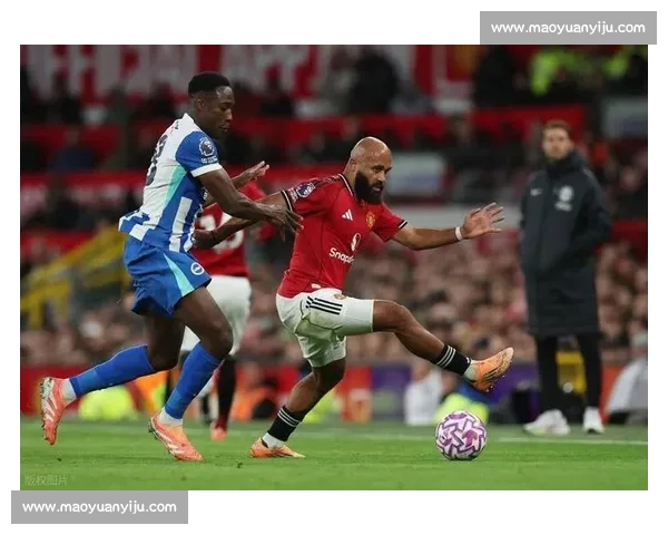 内维尔力挺双核：姆伯莫库尼亚助曼联冲前六