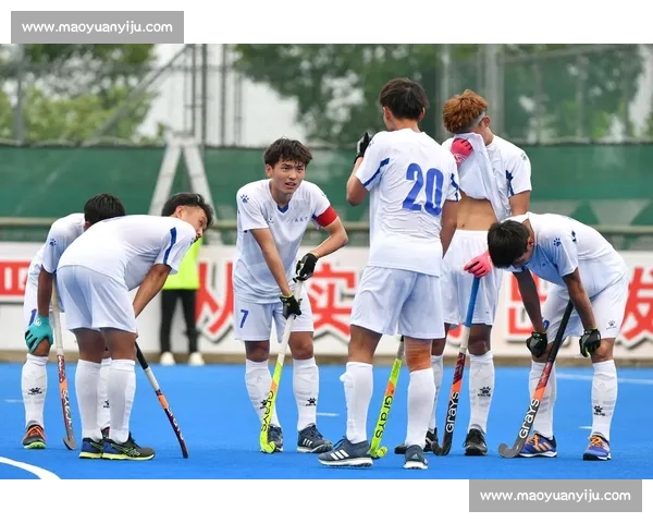 曲棍球初体验:我的少年师傅天团 曲棍球初体验:我的少年师傅天团