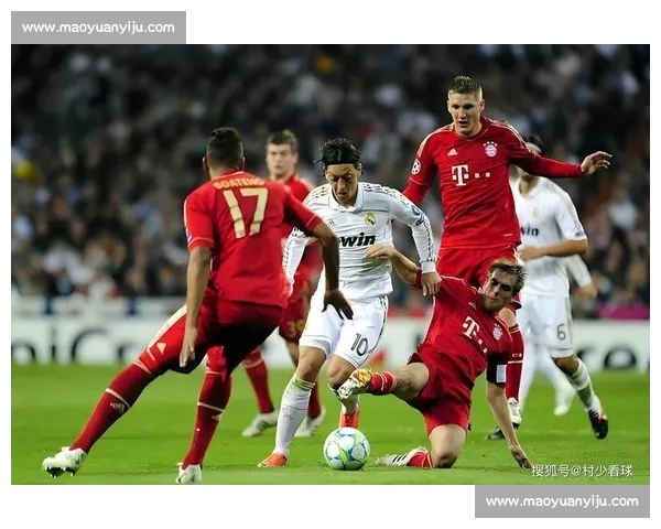 恒大对阵拜仁经典对决全场录像解析与战术回顾巅峰时刻精彩瞬间盘点 恒大对阵拜仁经典对决全场录像解析与战术回顾巅峰时刻精彩瞬间盘点