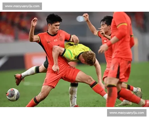 沙佩科恩斯对阵防卫者焦点战前瞻与胜负走势分析关键球员表现与战术博弈